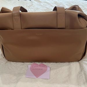 Mina Baie London Mojave